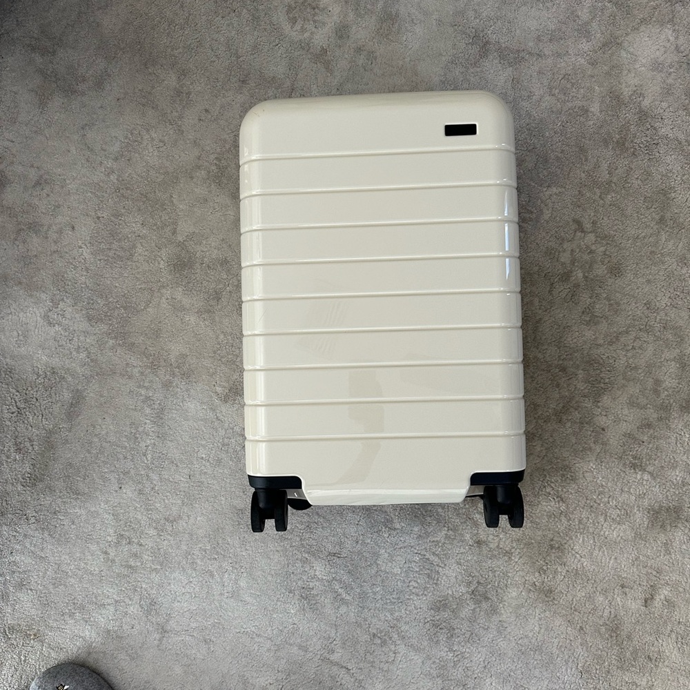 Away The Carry-On Flex